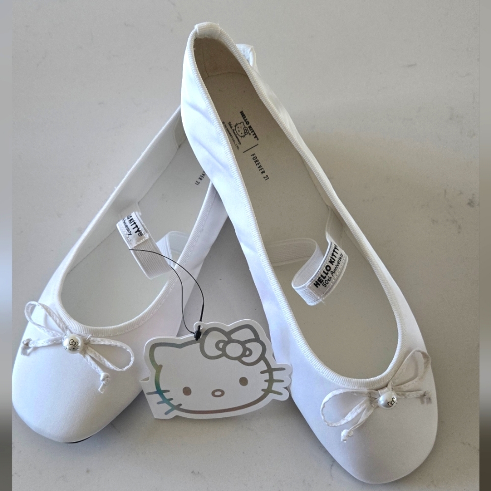 Hello Kitty White Flats with Bow Detail